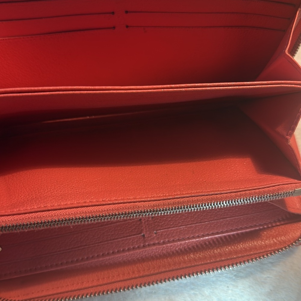 LOUIS VUITTON Taurillon Lockme Leather Zip Around Wallet - Picture 4 of 12